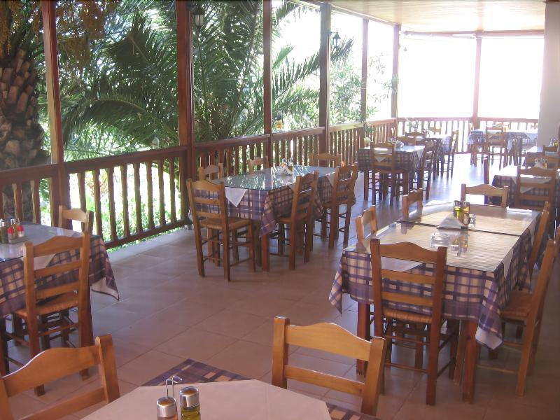 Ammoudi Hotel Damnoni Exterior photo